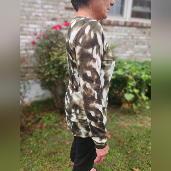 LOT OF 4 Simply Vera Vera Wang  ARTSY long Sleeve Decoative Tops SIZE Medium - Picture 6 of 13